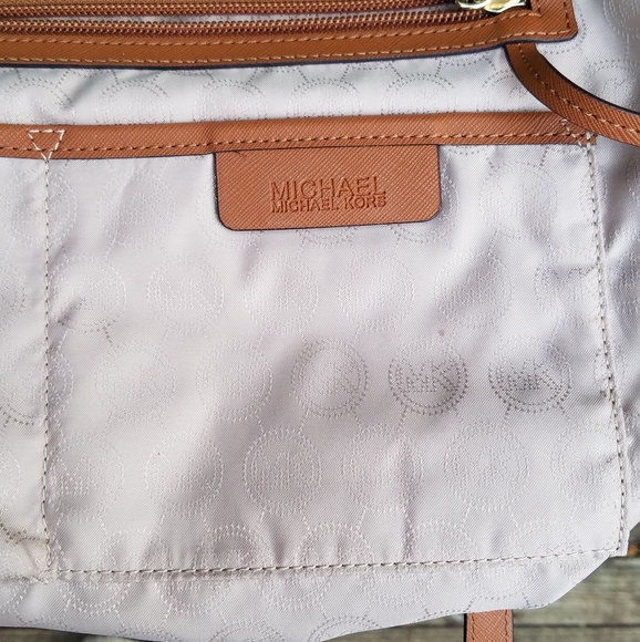 Michael Kors Green Kempton Tote Bag - Picture 10 of 15